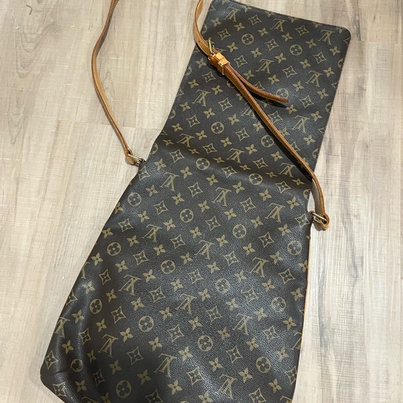 Authentic Louis Vuitton Musette bag gently used - Picture 2 of 11